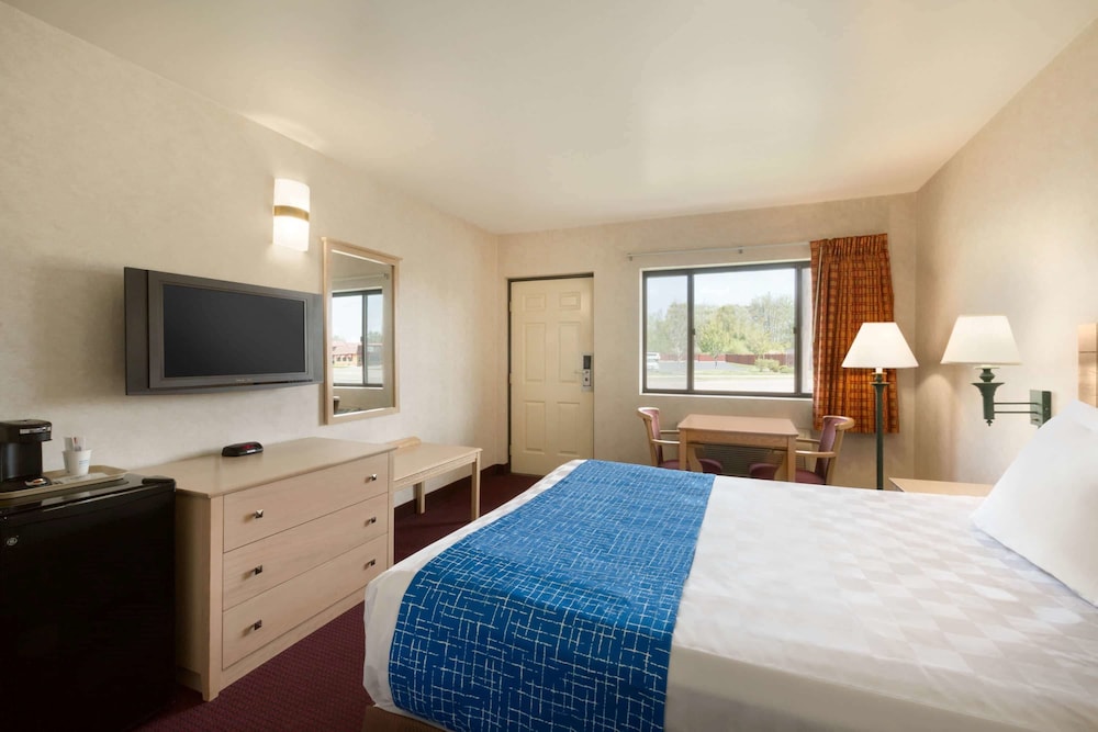 Travelodge by Wyndham Niagara Falls - photo 22