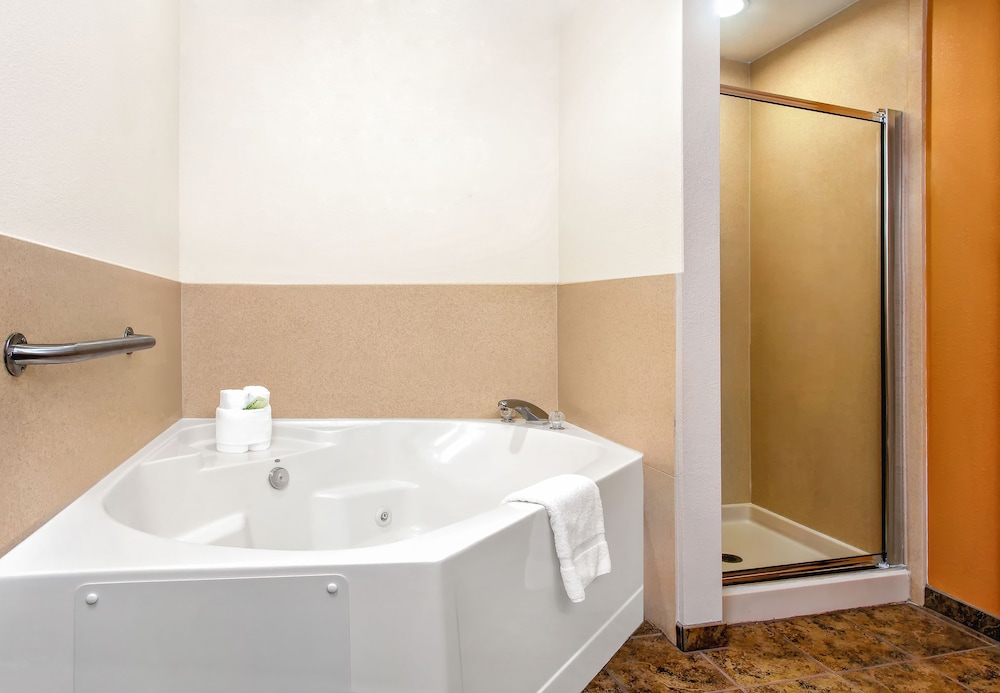 Holiday Inn Express Hotel & Suites Inverness by IHG - photo 17