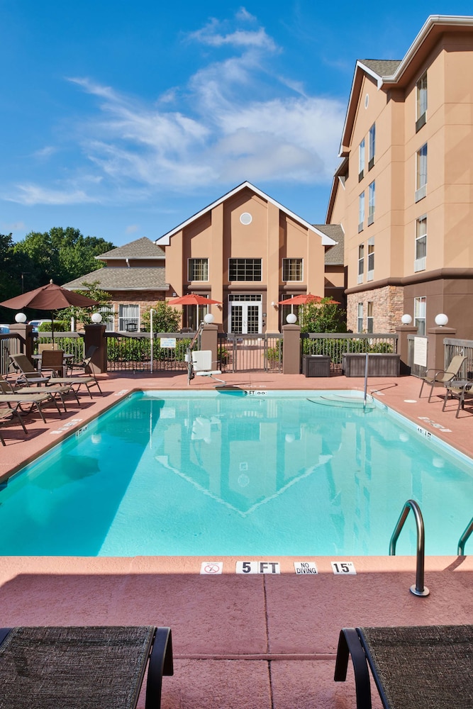 Hampton Inn & Suites Chapel Hill Durham Area - photo 29