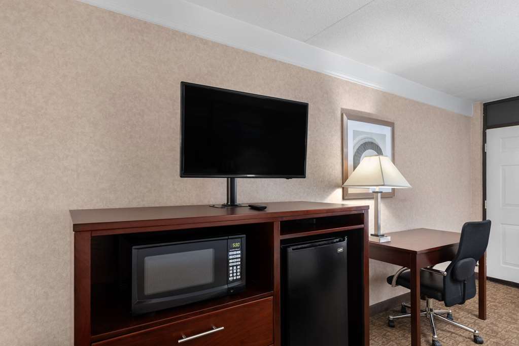 Days Inn by Wyndham Columbia Kentucky - photo 14