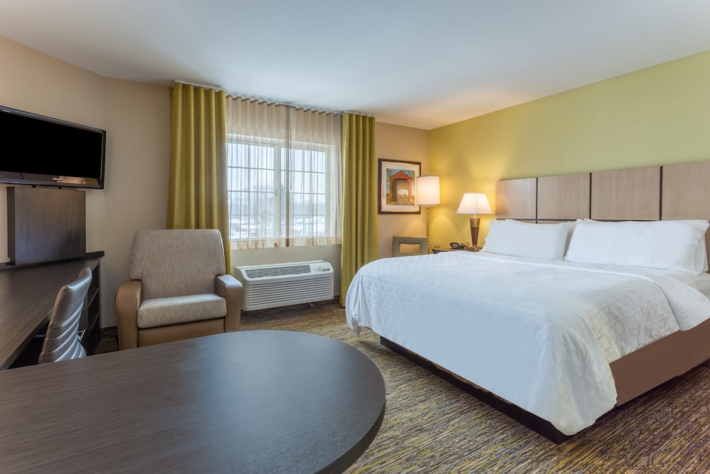 Candlewood Suites Airport by IHG - photo 7