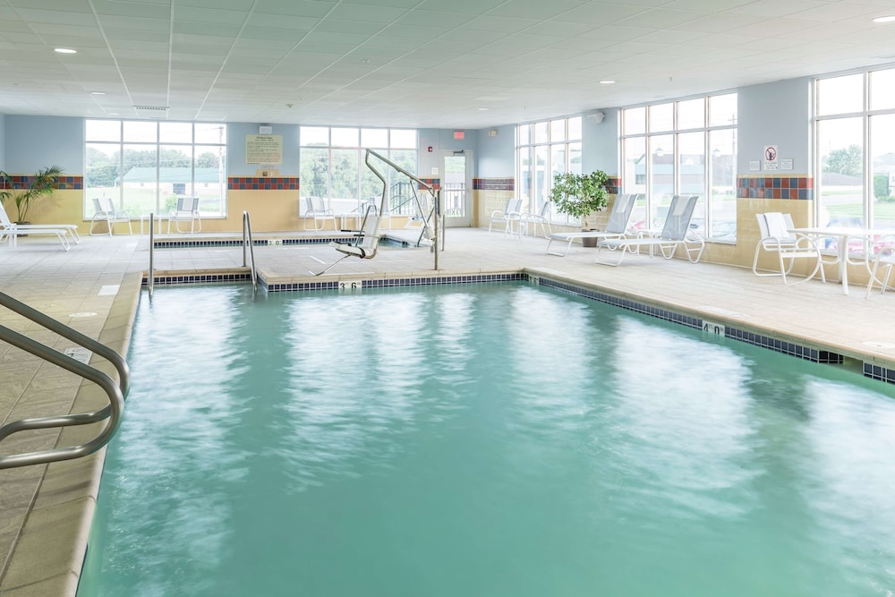 Hampton Inn & Suites Rochester North - photo 30