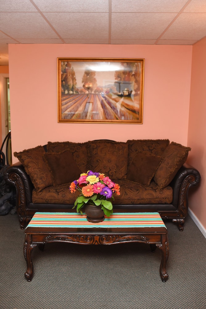Chestnut Grove Resort - photo 3