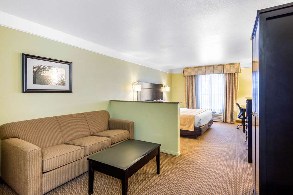 Quality Inn & Suites Gallup I 40 Exit 20 - photo 42