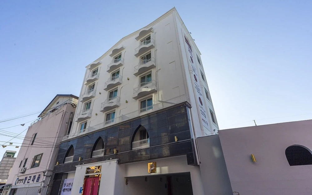 Iksan Hotel 174 in Iksan, South Korea