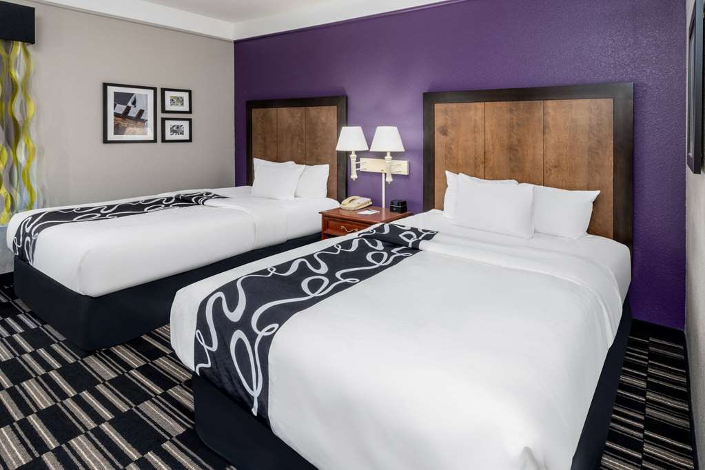 La Quinta Inn & Suites by Wyndham Roswell - photo 20