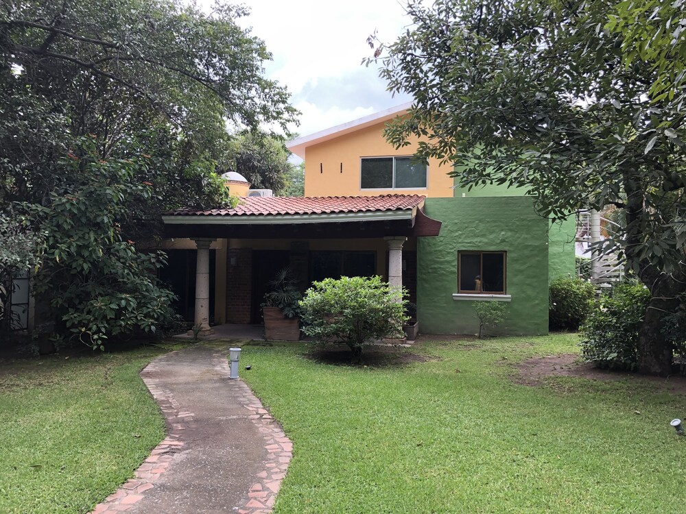 El Jardín De En Medio — hotel in Tlajomulco De Zuniga