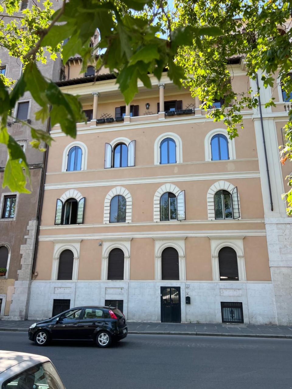 3bdr Apartment in the Heart of Rome — 4-Star Luxury Hotel in Rome, Italy