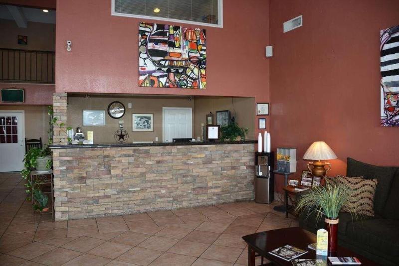 Inn of Uvalde - photo 4