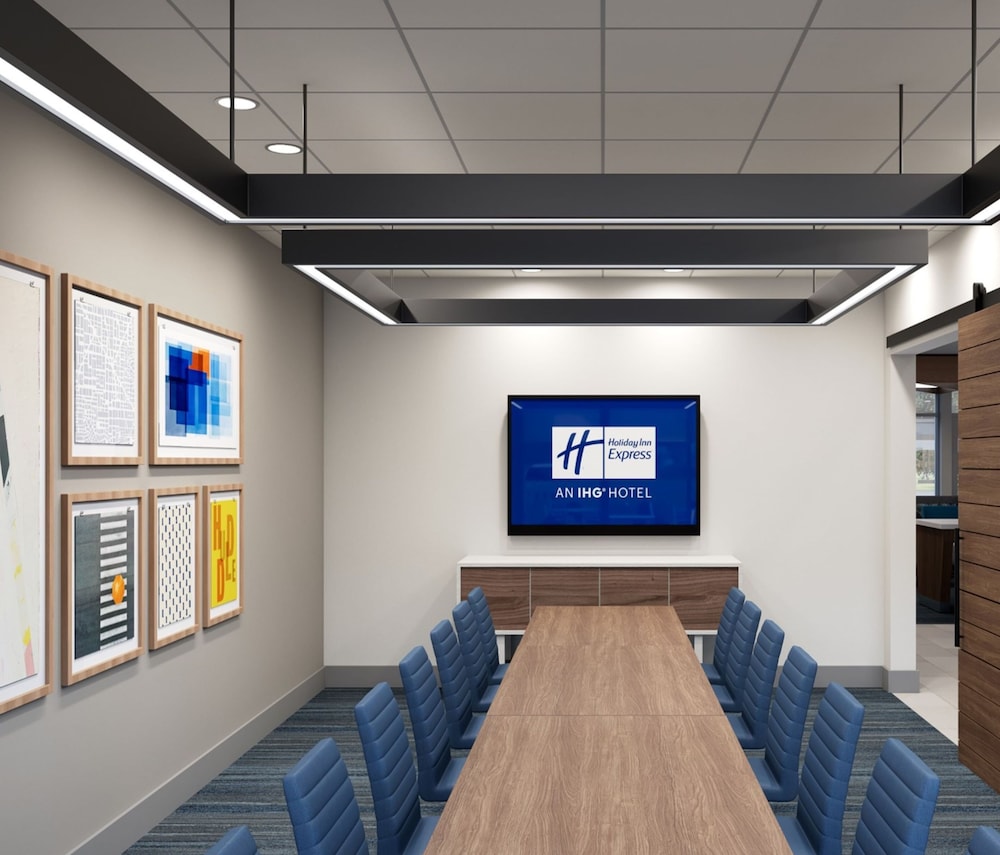 Holiday Inn Express and Suites Alton St Louis Area - photo 37