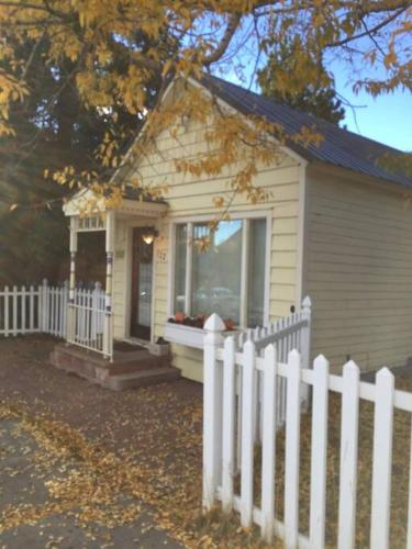 The Mountain House An Oasis in Town Summer Sleeps 10 — 5-Star Luxury Hotel in Leadville, United States