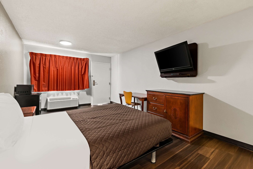 Rodeway Inn Brooklawn NJ - photo 22