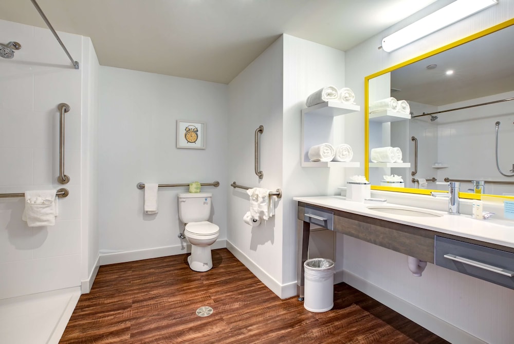 Hampton Inn & Suites Boston Waltham - photo 19