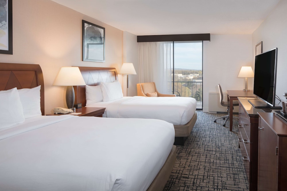 DoubleTree by Hilton Hotel Syracuse - photo 16