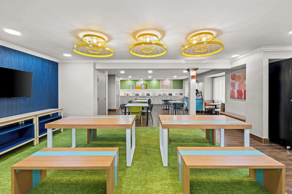 Spark by Hilton Sterling Dulles Airport - photo 46