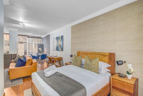 Illovo Luxury Studio Apartment Sandton — 4-Star Luxury Hotel in Johannesburg, South Africa