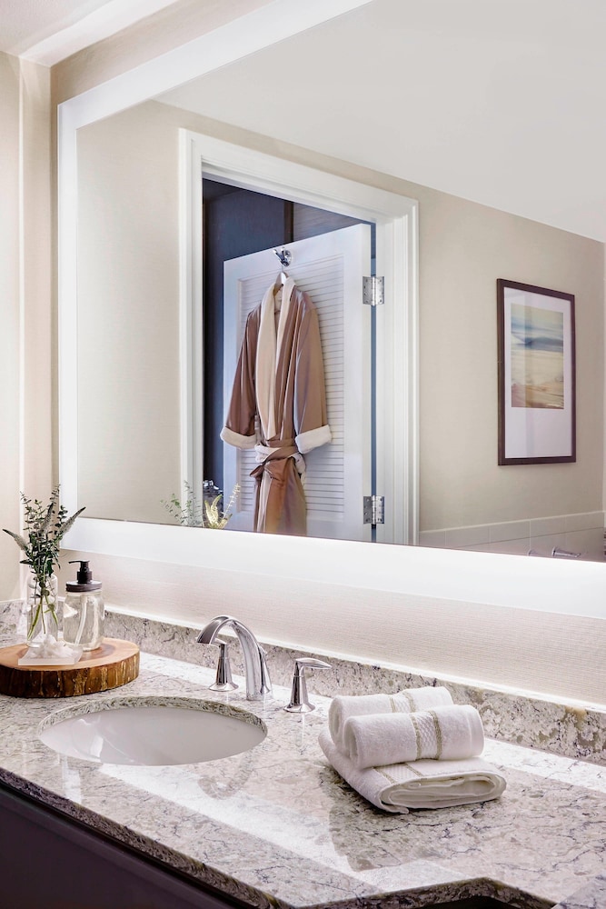 Coronado Island Marriott Resort & Spa - photo 25