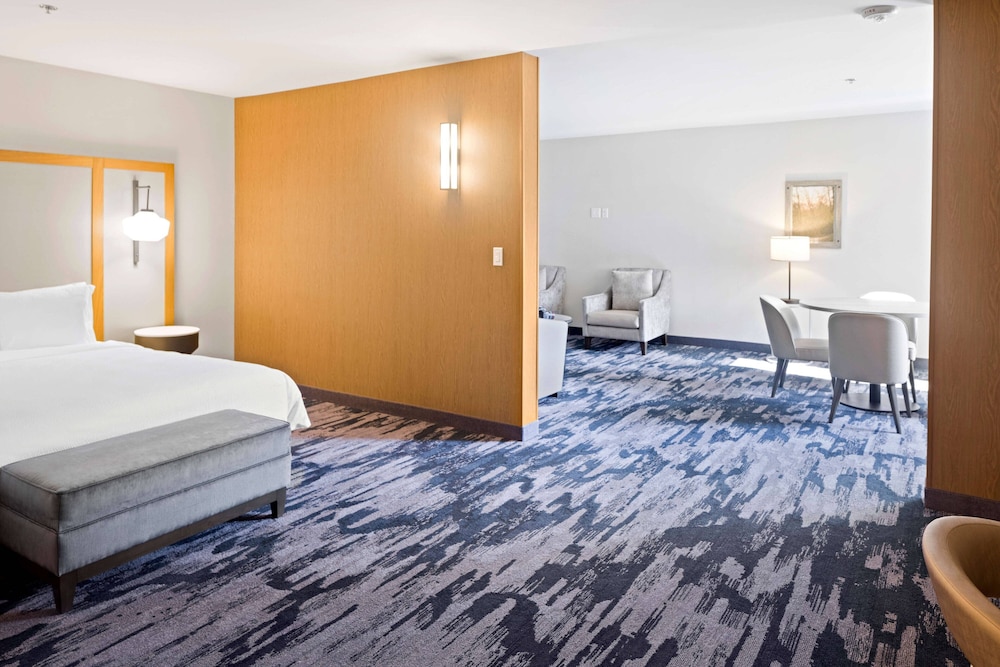 Fairfield Inn & Suites by Marriott San Diego Pacific Beach - photo 18