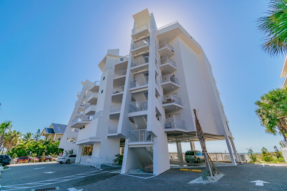 Provident Oceana Beachfront Suites - photo 32