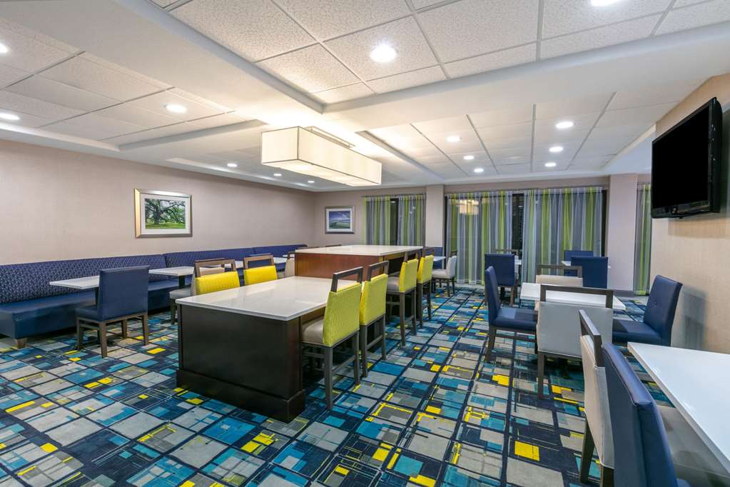 La Quinta Inn & Suites by Wyndham Horn Lake Southaven Area - photo 24