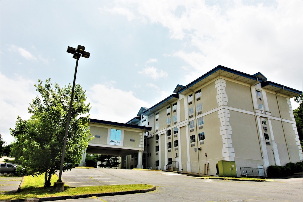 The Colonnade - carbon neutral hotel in Branson
