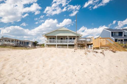 Beach Barracks by Oak Island Accommodations - photo 11