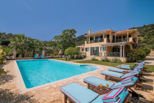 Villa Verdi Your Family Oasis — 4-Star Luxury Hotel in Sikyon, Greece