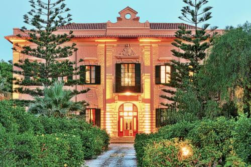 Villa Angelina charming rooms & apartments — 4-Star Luxury Hotel in Trapani, Italy