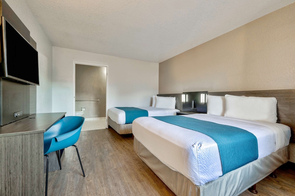 Motel 6 Anaheim CA Fullerton East - photo 12