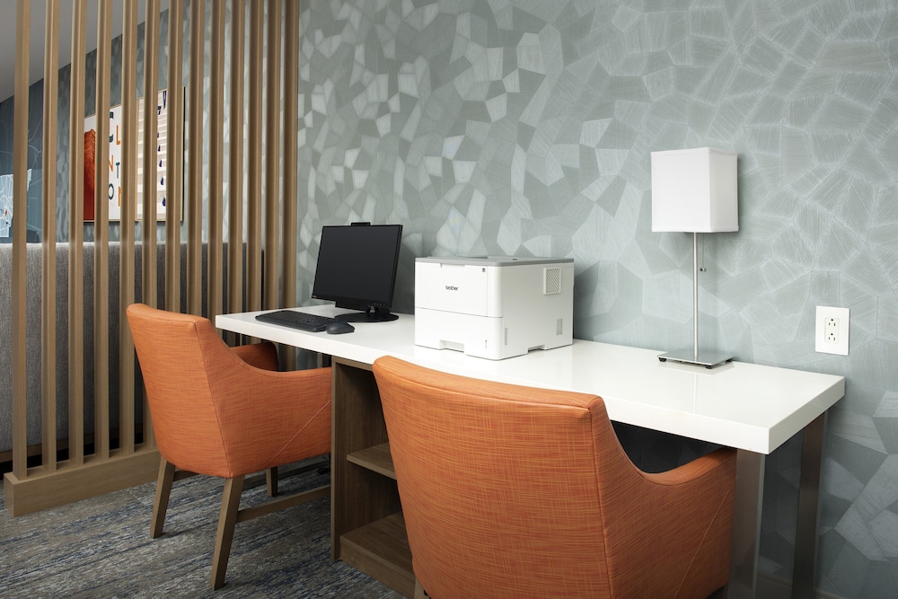 Holiday Inn Express & Suites Knoxville Clinton by IHG - photo 32