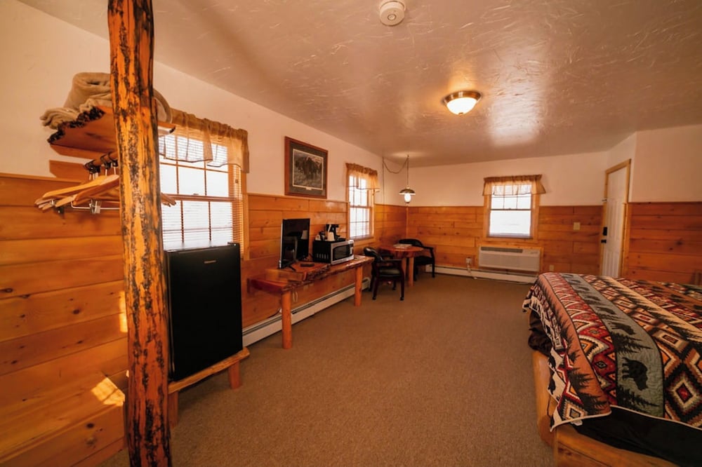 Chinook Winds Motel - photo 27