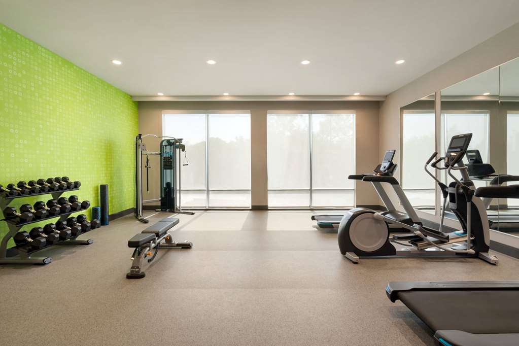 La Quinta Inn & Suites by Wyndham San Antonio Seaworld LAFB - photo 10