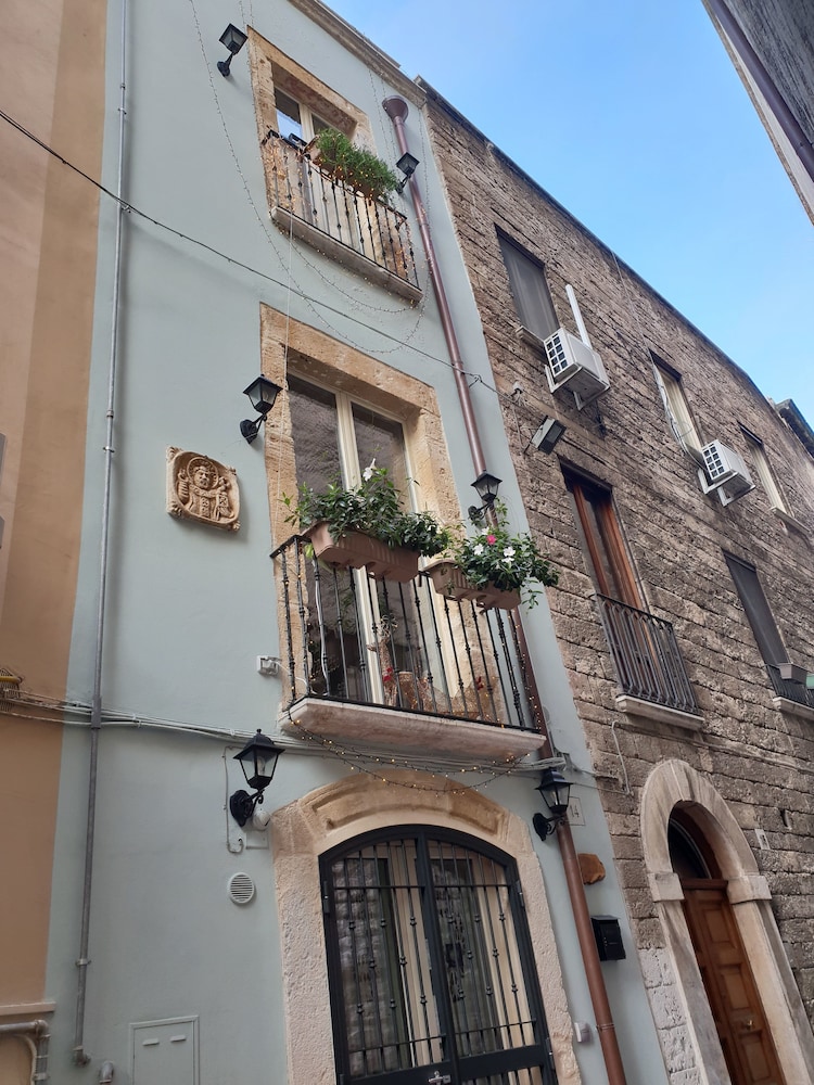 B&B Dei Cardinale — 4-Star Luxury Hotel in Bari, Italy