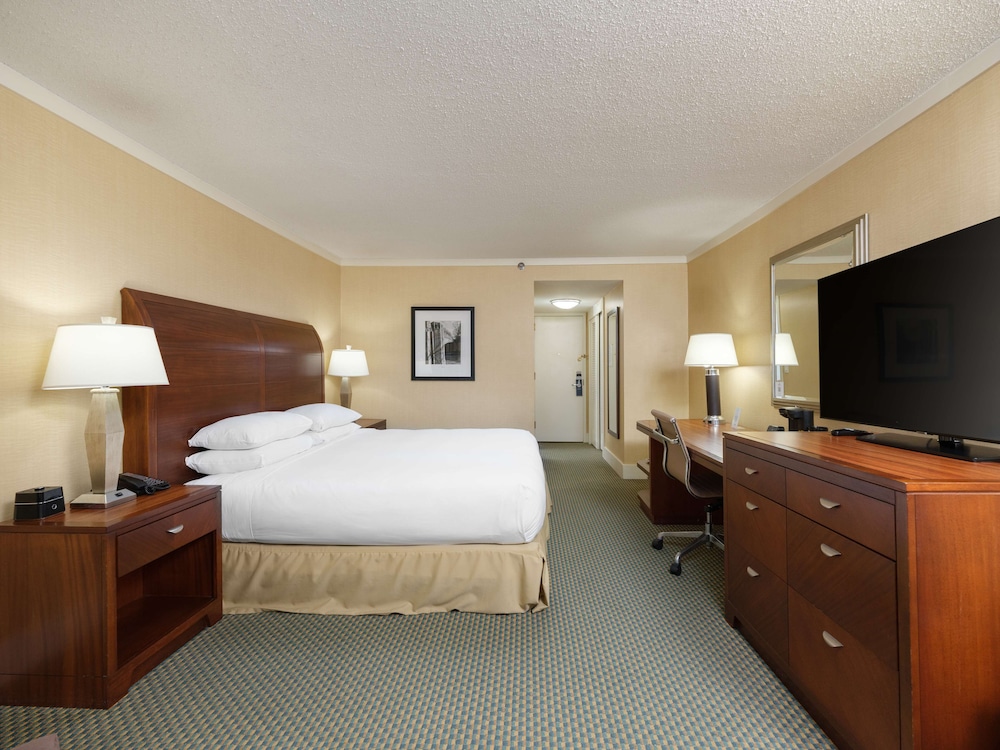 DoubleTree by Hilton Stamford - photo 27