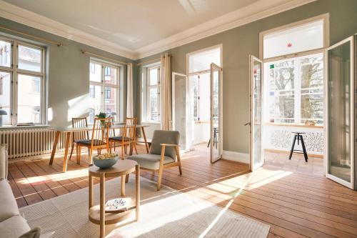 Villa Rosa Charmante große Altbauwohnung — 4-Star Luxury Hotel in Flensburg, Germany