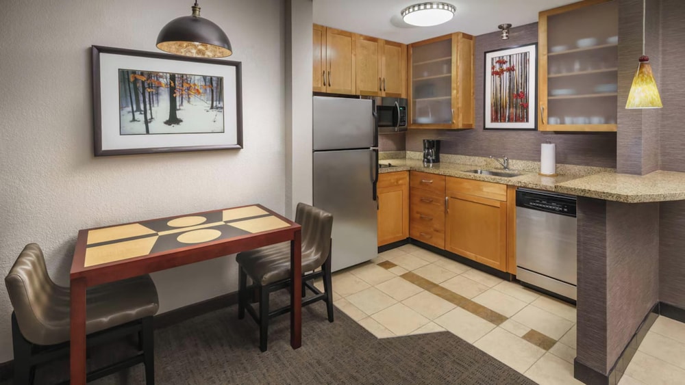 Residence Inn by Marriott Colchester - photo 10