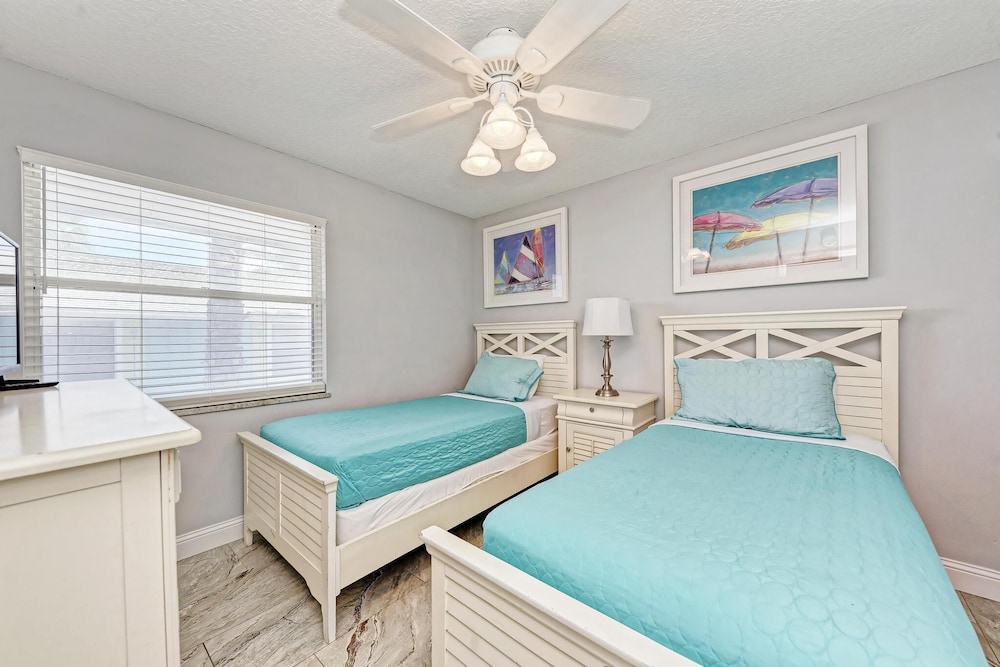 Anna Maria Island Beach Paradise 6 Holmes Beach - photo 6