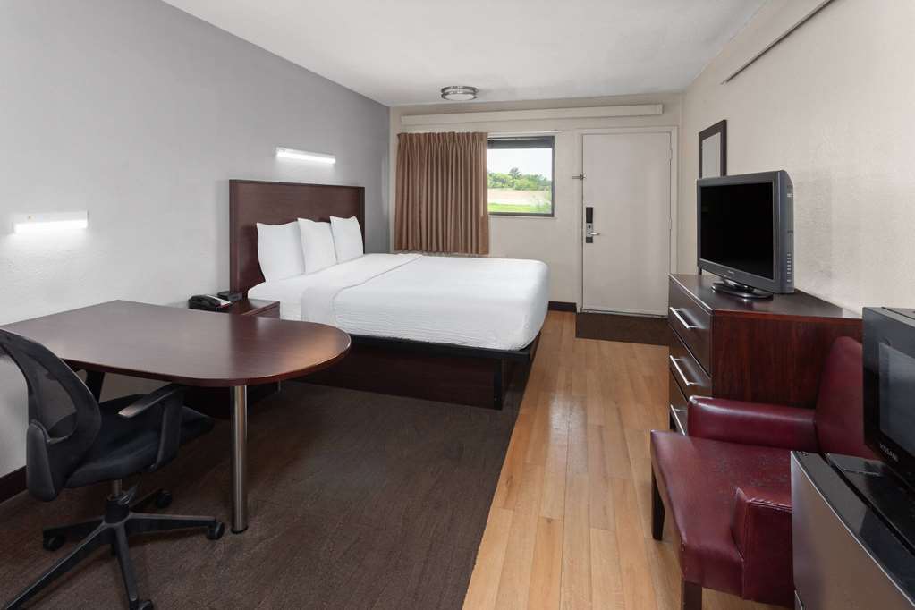 Travelodge by Wyndham Peoria - photo 18