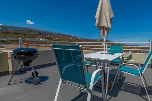 Charming House in Los Llanos with Mountain View — 4-Star Luxury Hotel in Granadilla De Abona, Spain