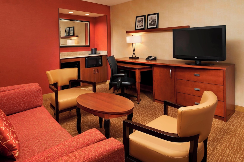 Courtyard by Marriott Chicago Arlington Heights South - photo 10
