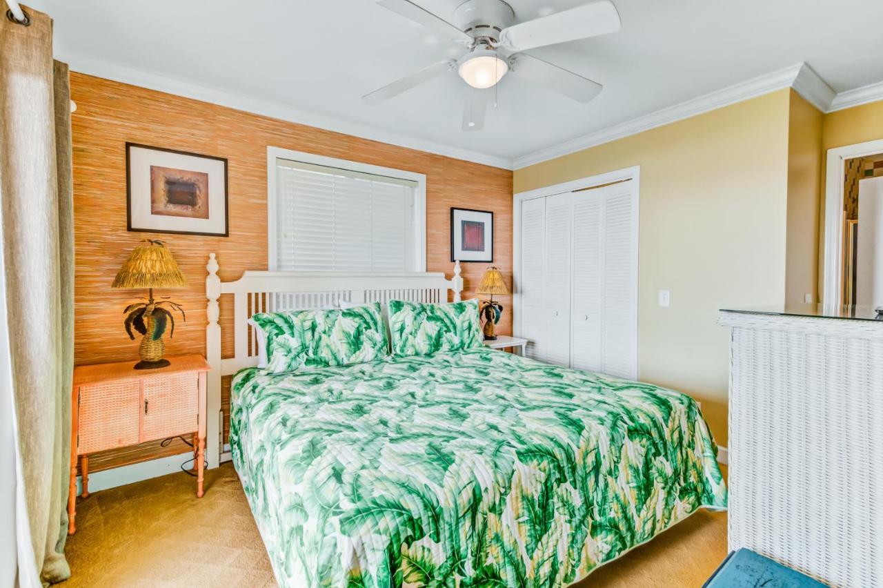 Aloha - carbon neutral hotel in Folly Beach