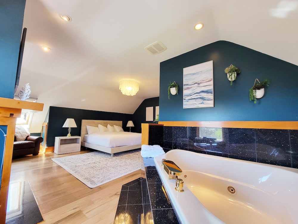 Historic GG Barnum Mansion by Heirloom Boutique Collection - photo 32