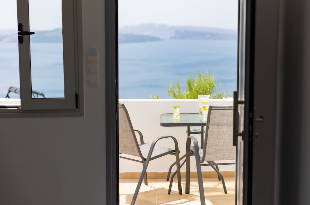 Sensia - last minute hotel in Oia
