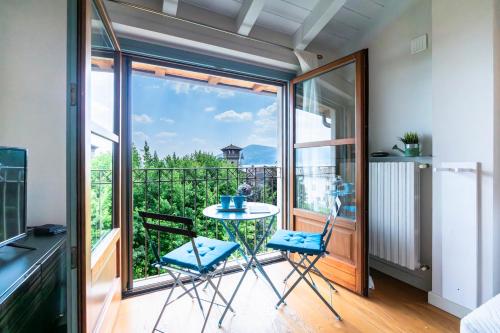 Riflessi sul lago — 4-Star Luxury Hotel in Predore, Italy