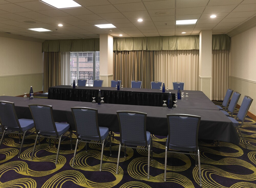 Radisson Hotel Rochester Riverside - photo 17