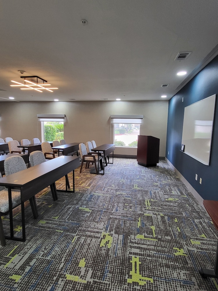 Hampton Inn Houston Deer Park Ship Area - photo 33