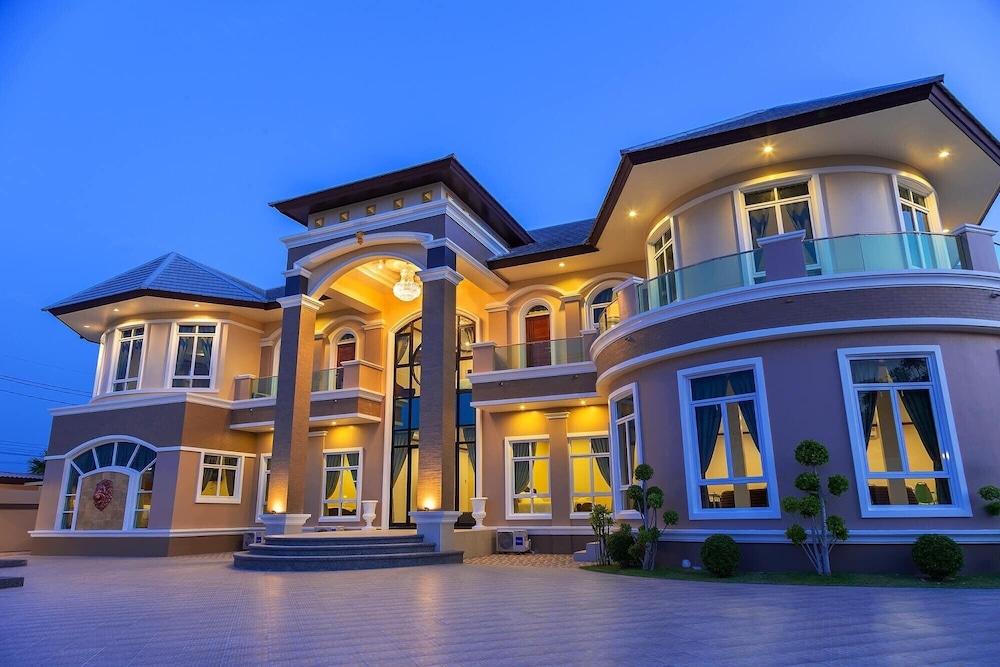 Royal Graces Luxury in Cha-Am, Thailand