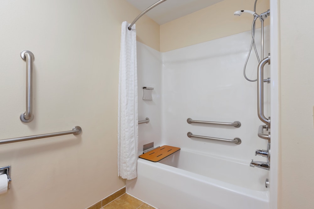 Candlewood Suites Washington North by IHG - photo 13