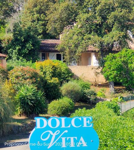 T2 Dolce & Vita C3 Vue Mer Et Piscine — hotel in Propriano