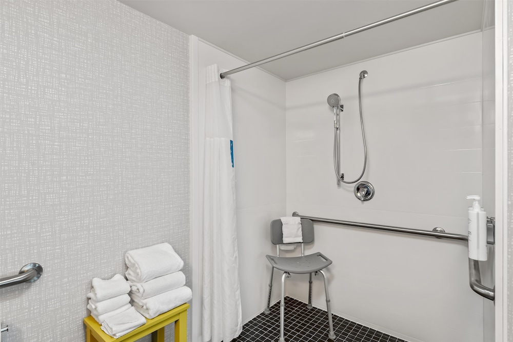Hampton Inn & Suites Richmond Virginia Center - photo 27